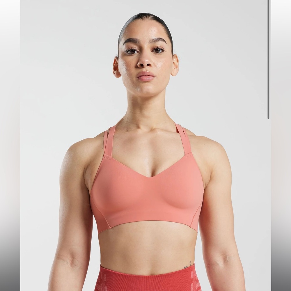 GYMSHARK sports bra terracotta pink colored size medium